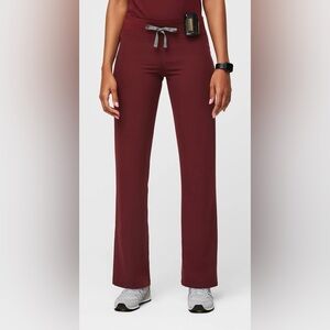 Figs Mid Rise Livingston Scrub Pants in Burgundy. Size Small. EUC.
